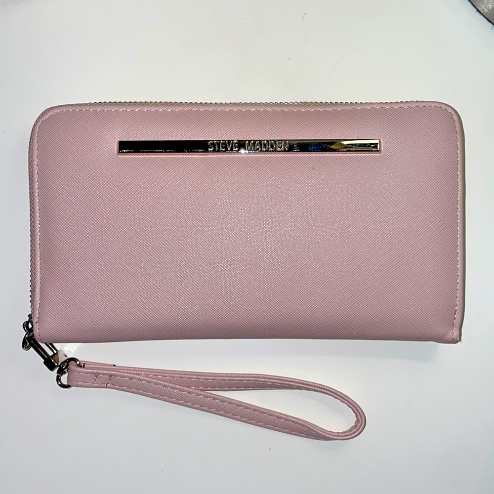 Light pink Steve Madden wallet